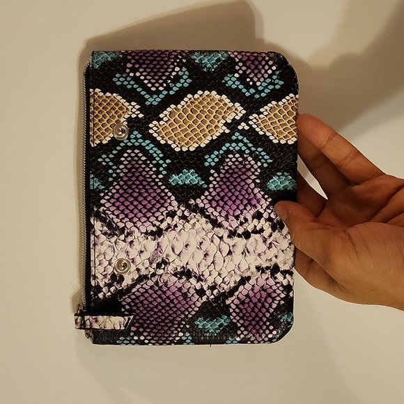 Purse - Picture 3 of 4